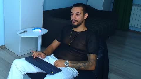 Snapshot of andrewbanner chatting on 09/24/25, 02:59 MasterRomania online show from 09/24/25, 02:59