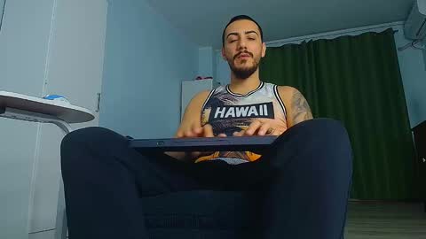 Snapshot of andrewbanner chatting on 10/15/25, 05:29 MasterRomania online show from 10/15/25, 05:29