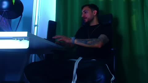 Snapshot of andrewbanner chatting on 05/04/26, 05:36 MasterRomania online show from 05/04/26, 05:36