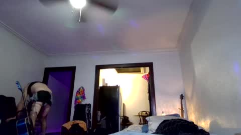 Snapshot of andrewgennie chatting on 12/03/25, 02:30 andrewgennie online show from 12/03/25, 02:30