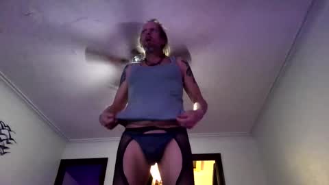 Snapshot of andrewgennie chatting on 03/23/26, 03:43 andrewgennie online show from 03/23/26, 03:43