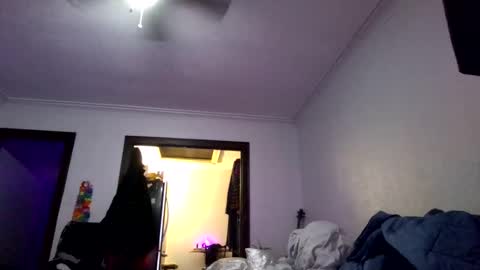 Snapshot of andrewgennie chatting on 04/04/26, 02:21 andrewgennie online show from 04/04/26, 02:21