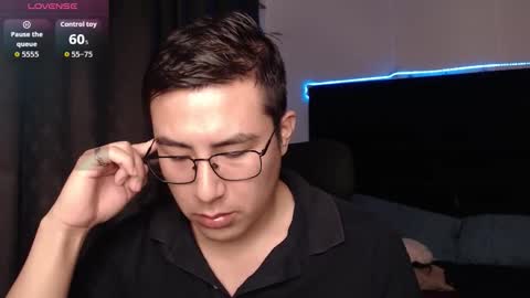 andrewmhilton_ online show from 02/08/26, 06:17