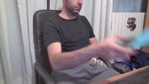 andrewpc192 online show from 11/05/25, 10:43