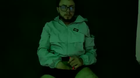 hugeclit  online show from 04/16/26, 12:17