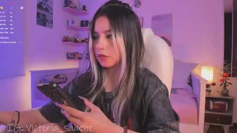 Snapshot of andromeedaa_ chatting on 05/02/26, 03:50 Victoria Senz online show from 05/02/26, 03:50
