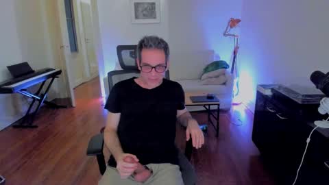 Snapshot of andy0pandi chatting on 12/12/24, 08:25 Andrew online show from 12/12/24, 08:25