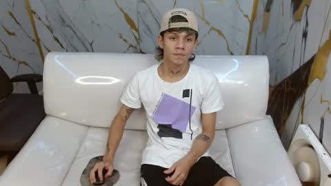 andy_dan1 online show from 03/28/26, 07:46