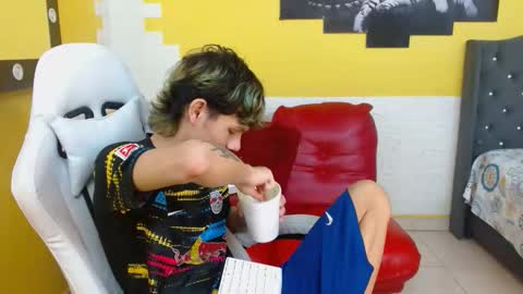 andy_dan1 online show from 03/31/26, 08:53