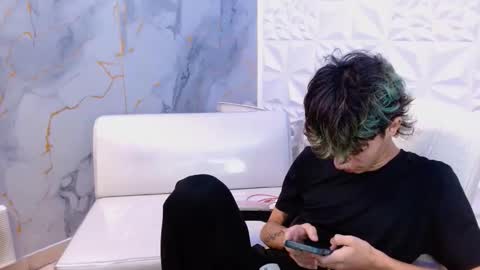 andy_dan1 online show from 04/02/26, 09:12