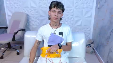 andy_dan1 online show from 04/07/26, 08:09