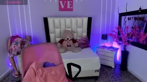 Andrea online show from 11/05/25, 01:55