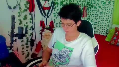 Snapshot of andy_gray01 chatting on 12/21/25, 04:47 Andy Gray online show from 12/21/25, 04:47