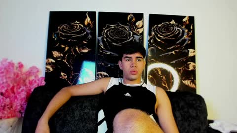 andy_wood1 online show from 04/07/26, 12:27