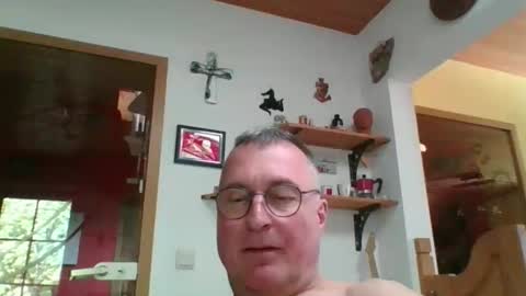 Snapshot of andybayern chatting on 05/12/26, 02:36 andybayern online show from 05/12/26, 02:36