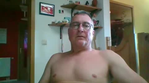 Snapshot of andybayern chatting on 05/28/26, 02:25 andybayern online show from 05/28/26, 02:25