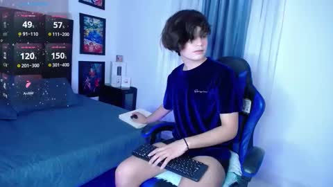 andy online show from 10/28/25, 10:34