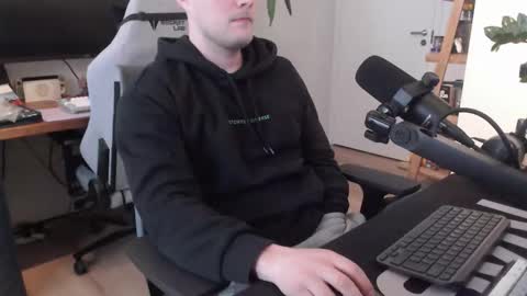 andycandy1994 online show from 02/27/26, 11:32