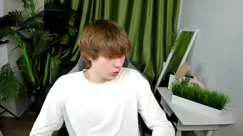 Snapshot of andyjey_ chatting on 07/05/26, 06:59 Mandy and Andy online show from 07/05/26, 06:59
