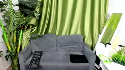 Snapshot of andyjey_ chatting on 07/08/26, 08:35 Mandy and Andy online show from 07/08/26, 08:35