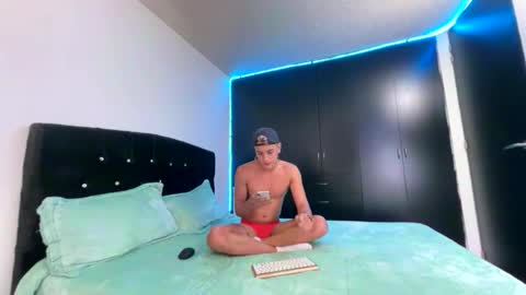 Its Andy Bitch online show from 03/18/26, 08:45