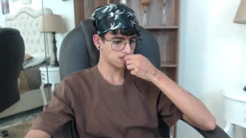 Snapshot of andyxibrat chatting on 05/08/26, 06:35 andyxibrat online show from 05/08/26, 06:35