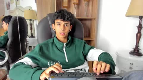 Snapshot of andyxibrat chatting on 05/13/26, 12:02 andyxibrat online show from 05/13/26, 12:02