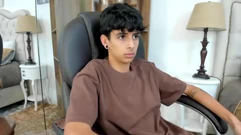 Snapshot of andyxibrat chatting on 05/14/26, 12:01 andyxibrat online show from 05/14/26, 12:01