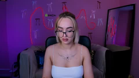 Snapshot of anelia_sun chatting on 03/16/26, 06:39 anelia_sun online show from 03/16/26, 06:39