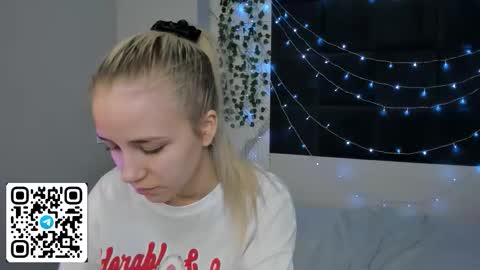 Anelly online show from 03/15/26, 10:21