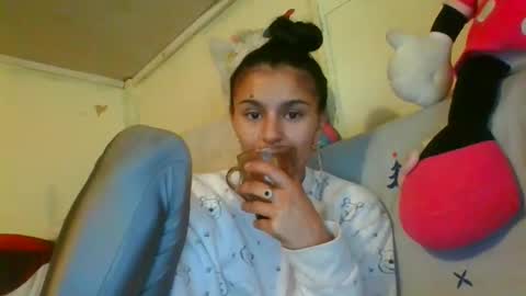 Snapshot of ang3l_black chatting on 10/06/25, 06:55 andr33a online show from 10/06/25, 06:55