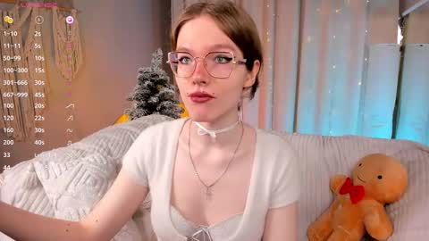 Snapshot of angee_ chatting on 12/21/25, 11:39 Ange online show from 12/21/25, 11:39