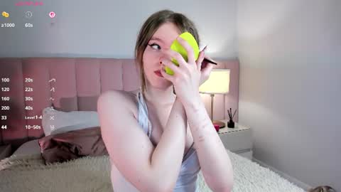 Snapshot of angee_ chatting on 06/17/26, 12:07 Ange online show from 06/17/26, 12:07