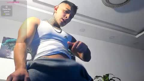 Snapshot of angeel_d035 chatting on 01/31/25, 03:20 Angel online show from 01/31/25, 03:20