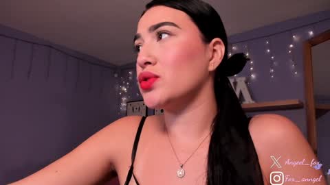 Snapshot of angeel_fox chatting on 01/21/25, 02:33 Angel online show from 01/21/25, 02:33