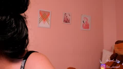 Snapshot of angeel_fox chatting on 05/30/26, 03:25 Angel online show from 05/30/26, 03:25