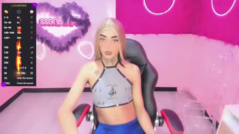 Snapshot of angel21___ chatting on 12/14/24, 11:45 Angel21 online show from 12/14/24, 11:45