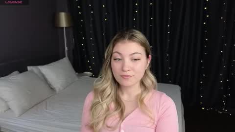 Snapshot of angel__grace chatting on 02/01/26, 05:39 Grace online show from 02/01/26, 05:39