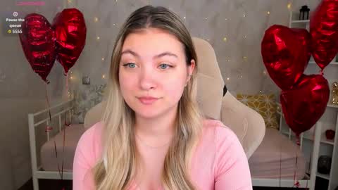 Snapshot of angel__grace chatting on 02/27/26, 12:10 Grace online show from 02/27/26, 12:10