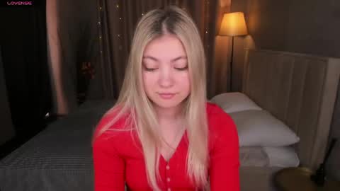 Snapshot of angel__grace chatting on 06/10/26, 12:11 Grace online show from 06/10/26, 12:11