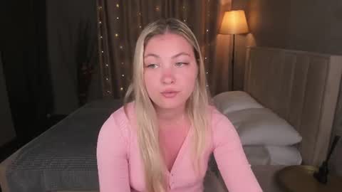 Snapshot of angel__grace chatting on 06/11/26, 02:53 Grace online show from 06/11/26, 02:53