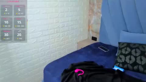 angel__red_ online show from 11/29/25, 03:53