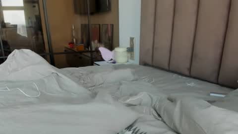Snapshot of angel_andreww chatting on 06/19/26, 11:14 angel_andreww online show from 06/19/26, 11:14