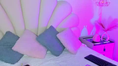 Angel online show from 07/04/26, 02:45