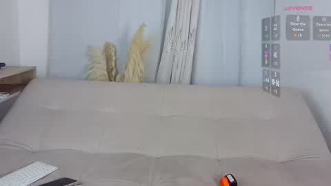 Snapshot of angel_boy01 chatting on 06/05/26, 01:56 angel_boy01 online show from 06/05/26, 01:56