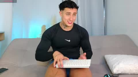 Snapshot of angel_boy01 chatting on 06/07/26, 02:27 angel_boy01 online show from 06/07/26, 02:27