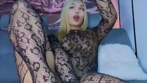 Snapshot of angel_dragun chatting on 07/15/26, 03:56 Angel-dragun online show from 07/15/26, 03:56