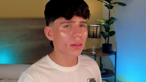 Angel online show from 02/12/26, 06:08