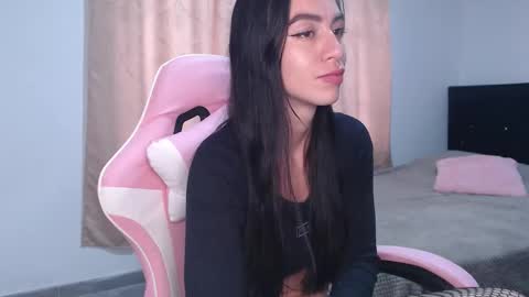 Angel Girl online show from 10/03/25, 09:45