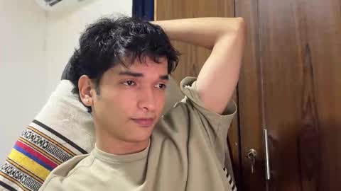 Angel online show from 11/11/25, 10:43